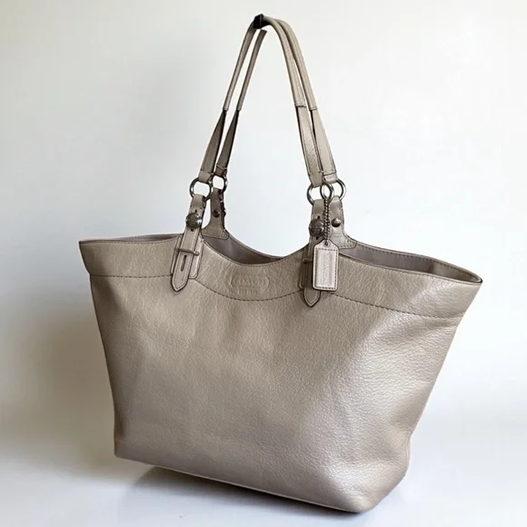 Authentic Coach Carly Leather Tote Bag in Shell! - Picture 2 of 16